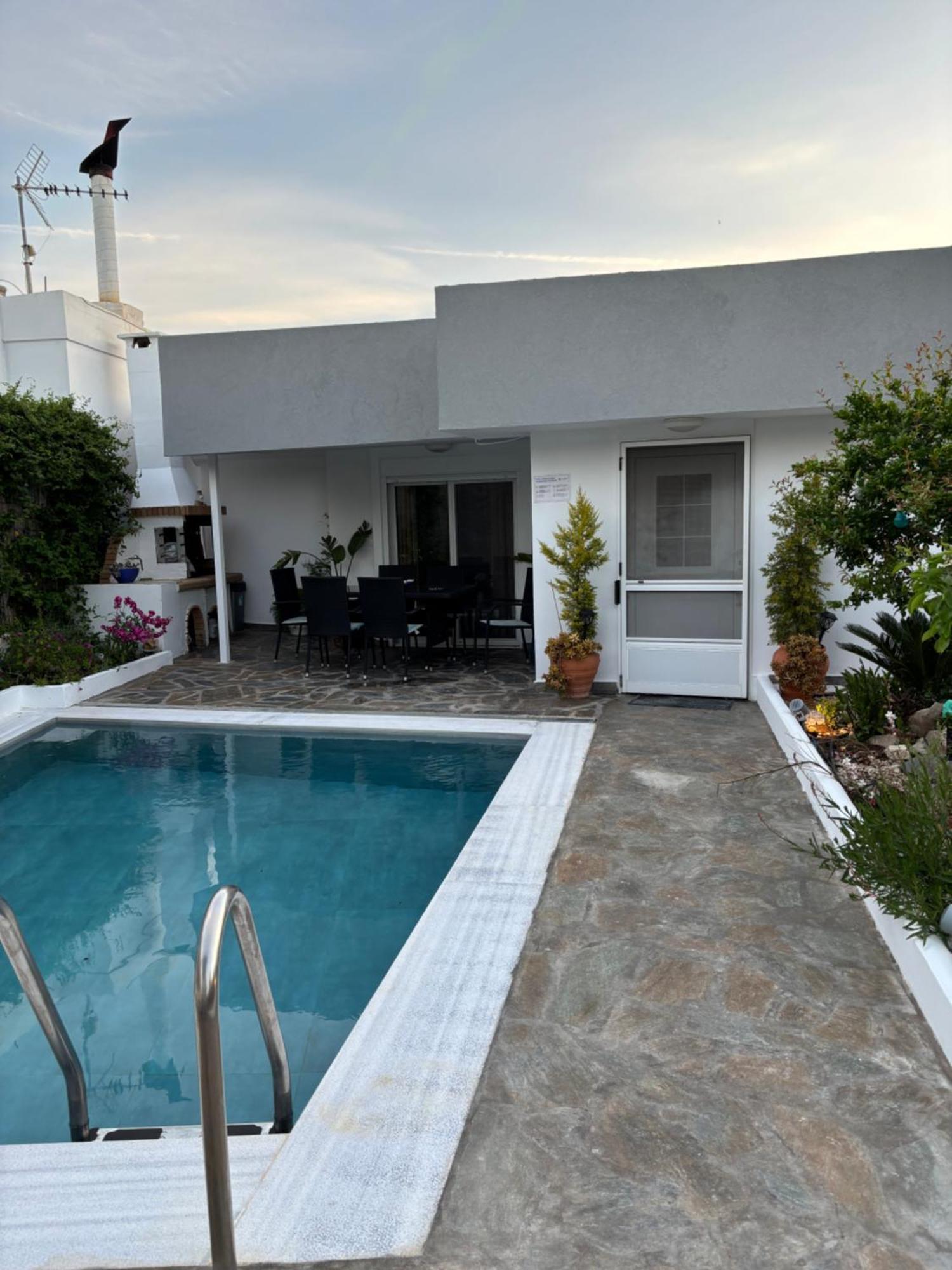 Platanos Holiday home *